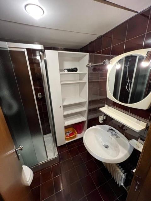 Residenza Albare Aparthotel มาริลเลวา ภายนอก รูปภาพ
